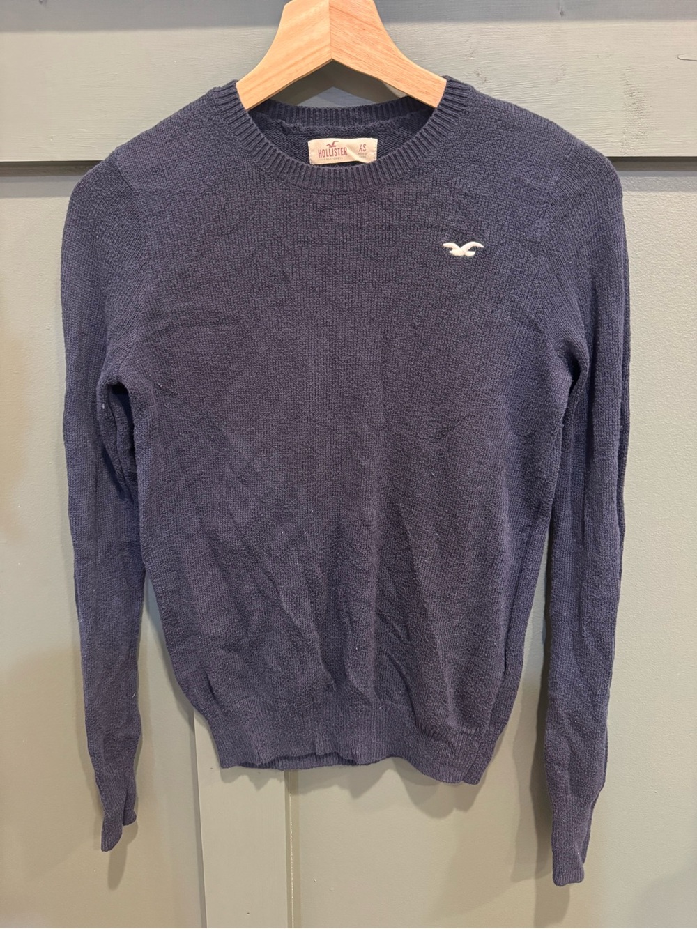 Hollister Women’s Navy Crewneck Sweater
